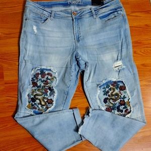 Rue21 women's Sz 18 Mid rise Jegging